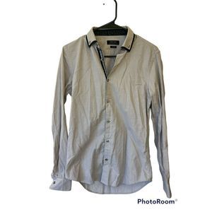 ZARA MAN BUTTON DOWN